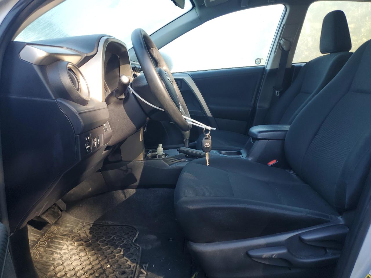 2015 Toyota Rav4 Le VIN: 2T3BFREV2FW317301 Lot: 80291855
