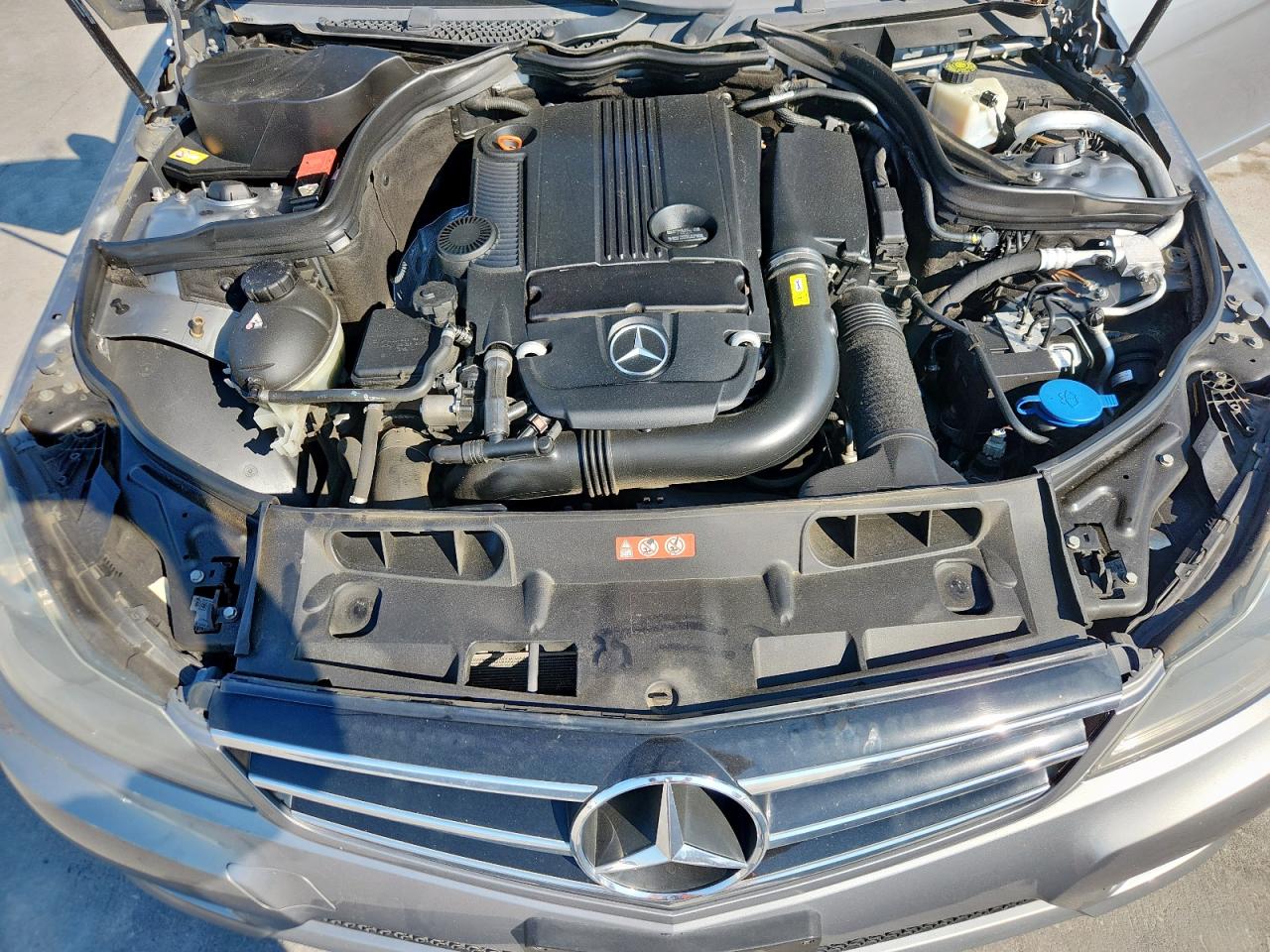 2014 Mercedes-Benz C 250 VIN: WDDGF4HB9EG253669 Lot: 82443065