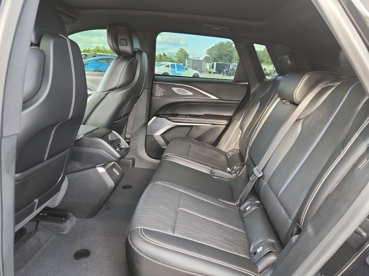 2023 Cadillac Lyriq Luxury VIN: 1GYKPMRK0PZ003304 Lot: 90723255