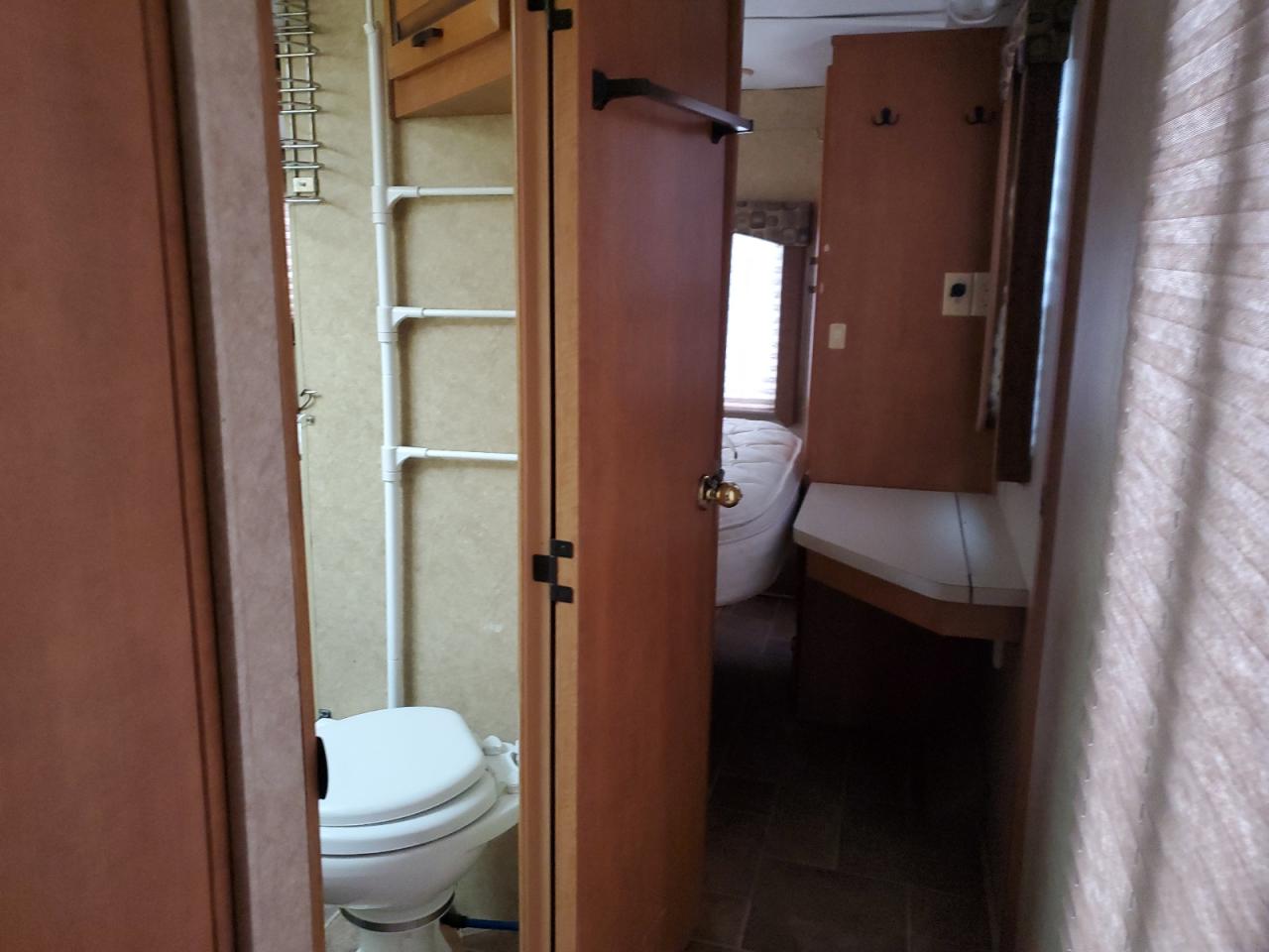 2011 Ford Econoline E450 Super Duty Cutaway Van VIN: 1FDXE4FS1BDA80626 Lot: 90292975