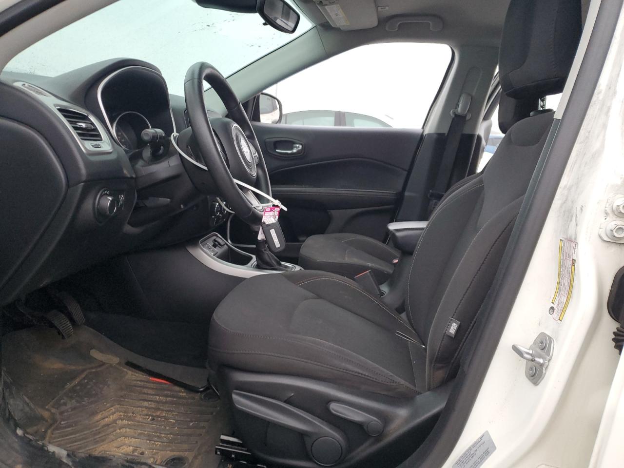 2017 Jeep Compass Sport VIN: 3C4NJCAB8HT672942 Lot: 90732045