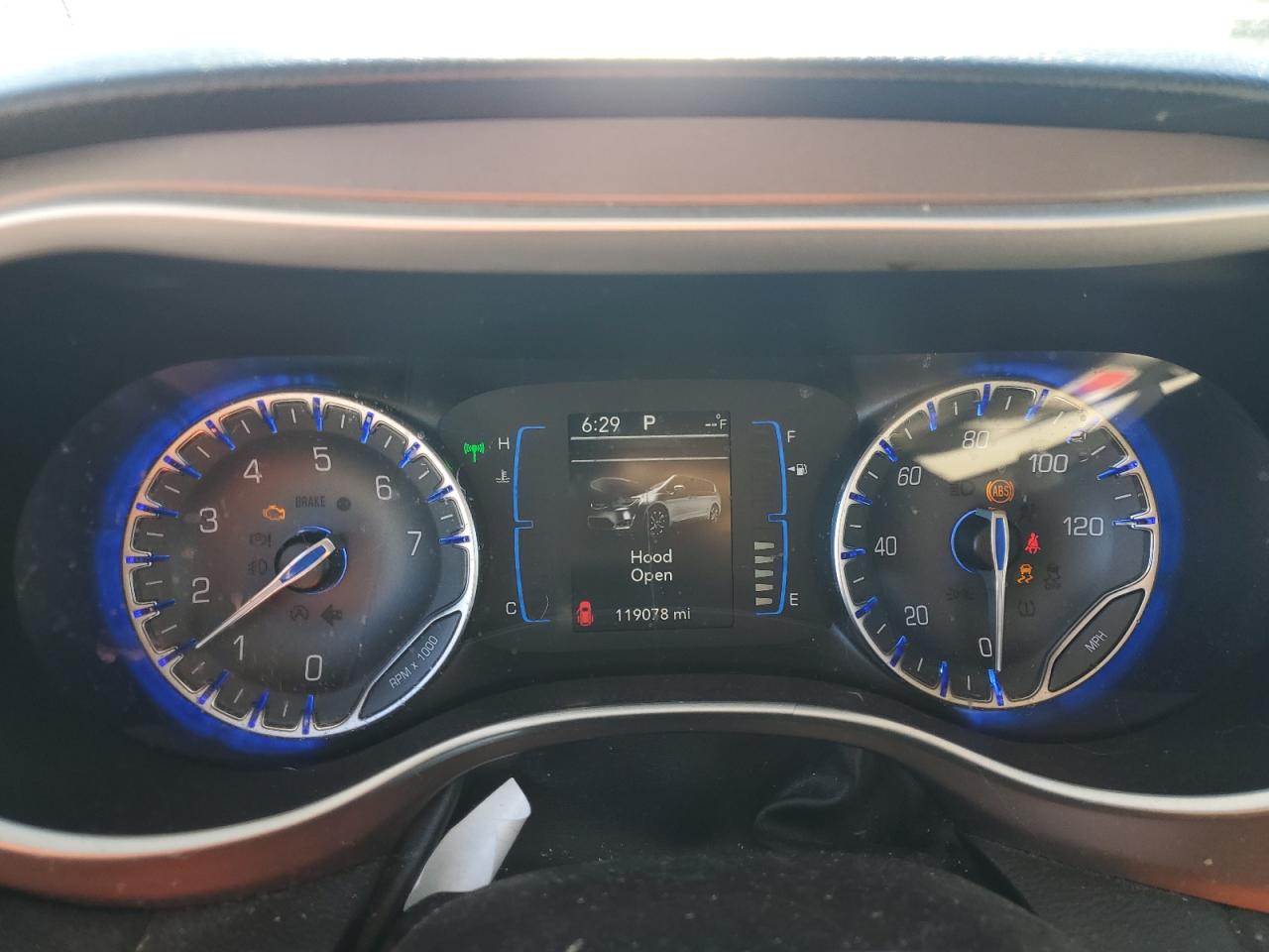 2017 Chrysler Pacifica Touring L VIN: 2C4RC1BG0HR520196 Lot: 90575255