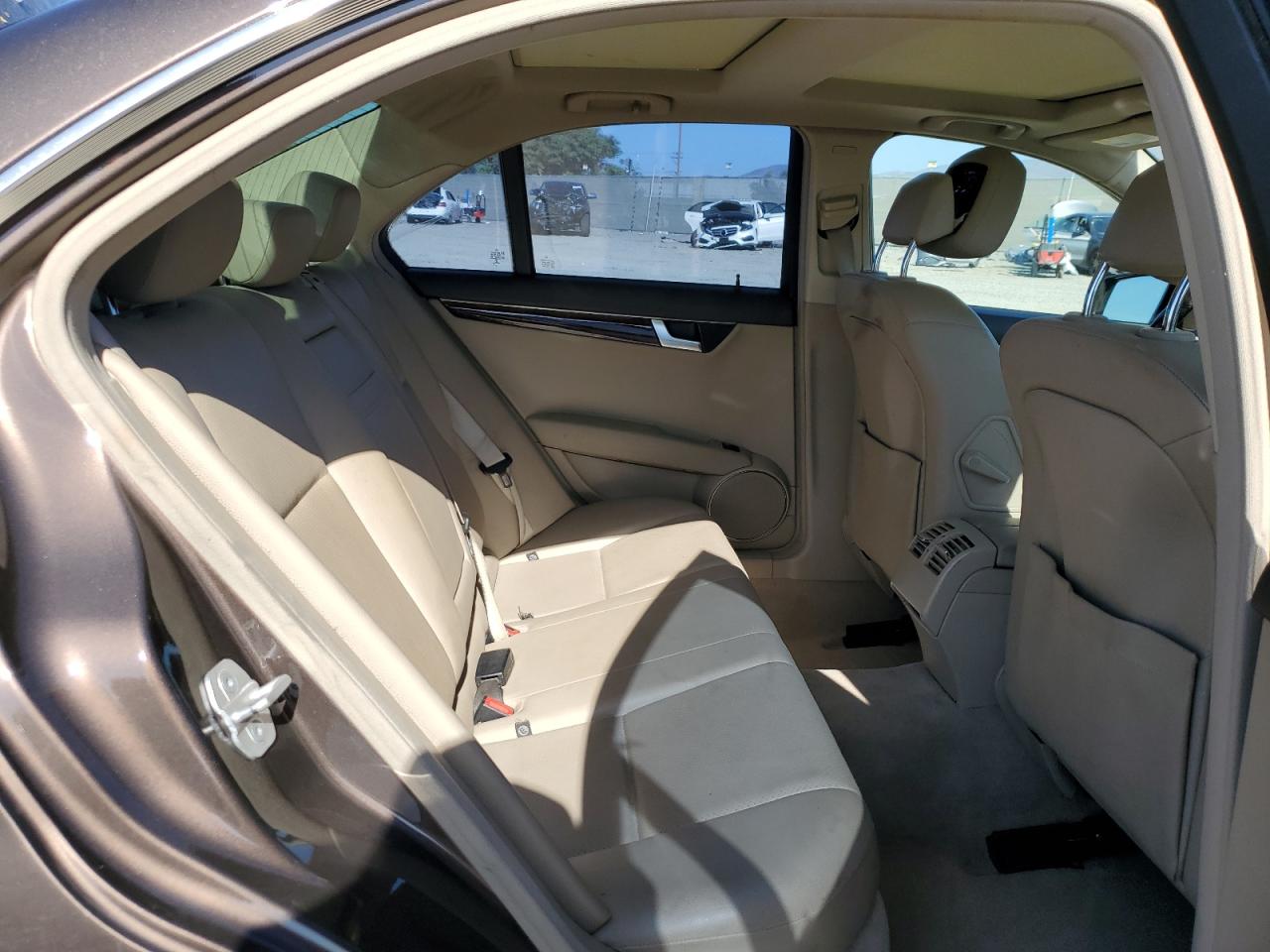 2014 Mercedes-Benz C 250 VIN: WDDGF4HB8EA929113 Lot: 82608035