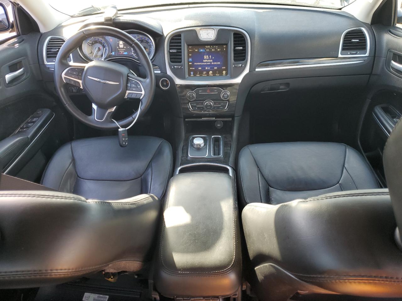 2015 Chrysler 300 Limited VIN: 2C3CCAAG2FH920887 Lot: 89708215