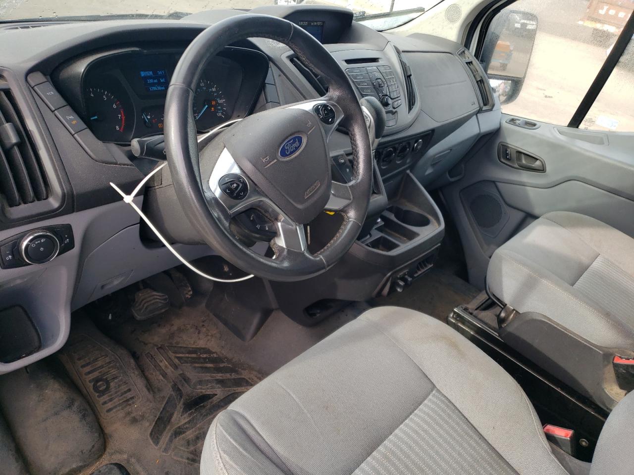 2015 Ford Transit Cargo Van T- VIN: 1FTYR1YG4FKA44113 Lot: 82265195