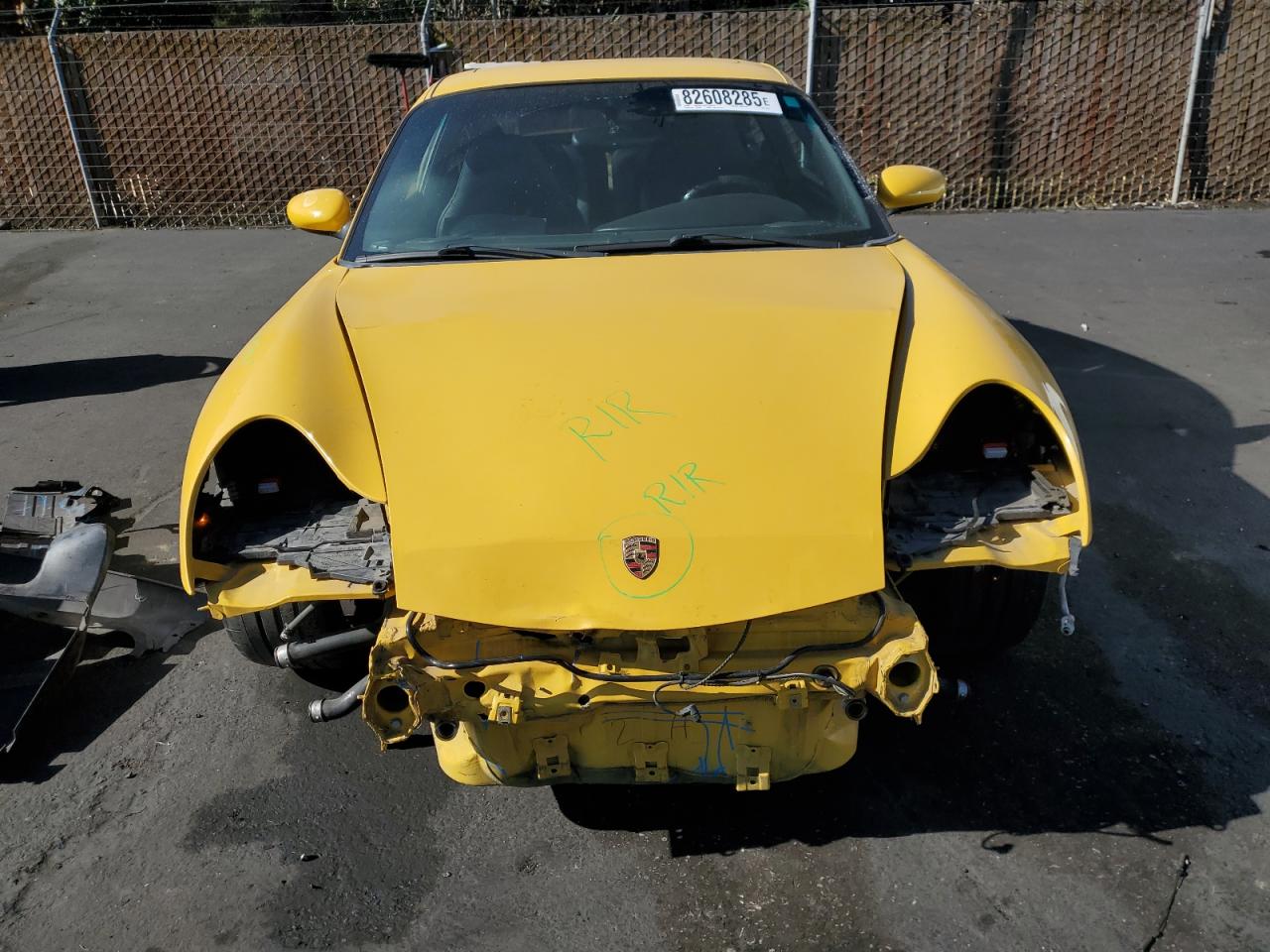 V (996) V (996)