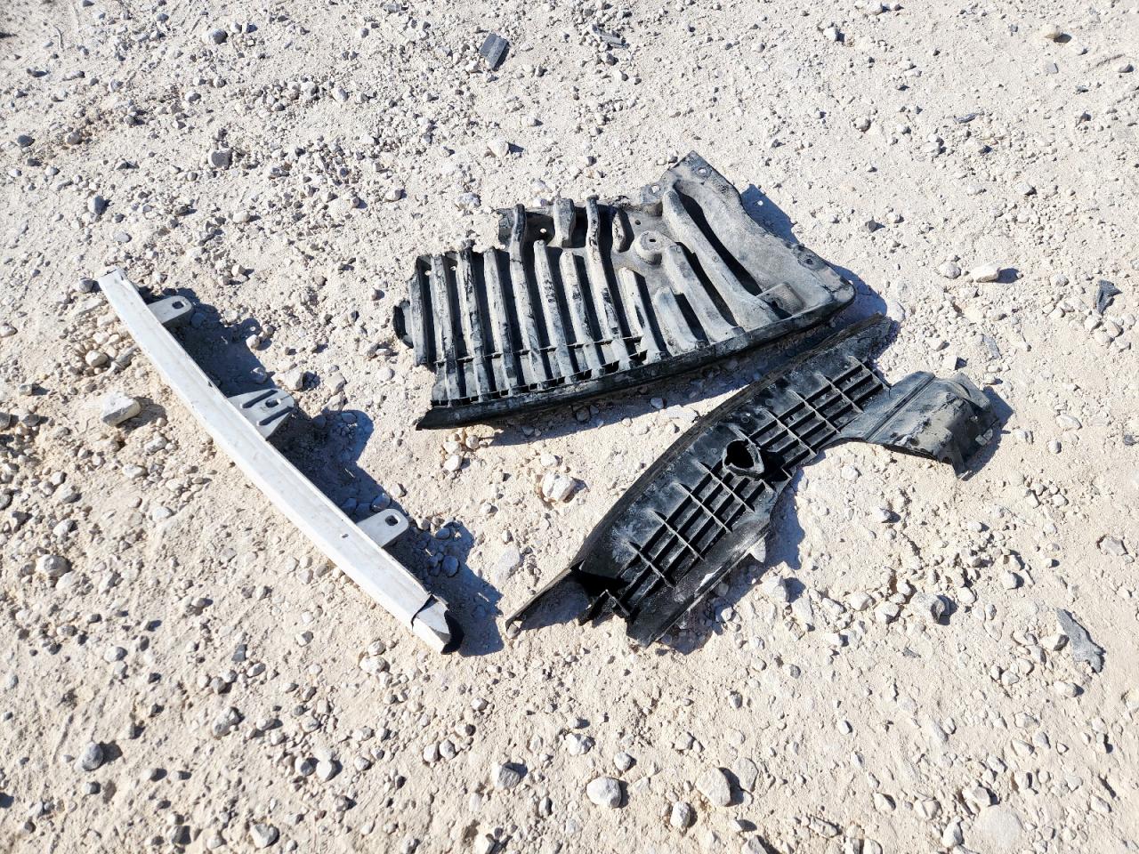 2010 Ford Explorer Sport Trac Xlt VIN: 1FMEU3BE0AUF05868 Lot: 82421235