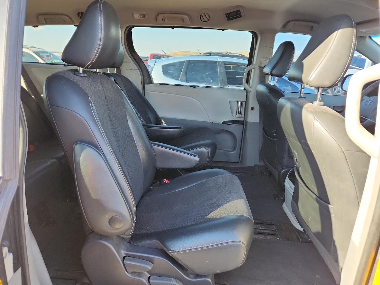 2013 Toyota Sienna Sport VIN: 5TDXK3DC3DS330104 Lot: 85374725