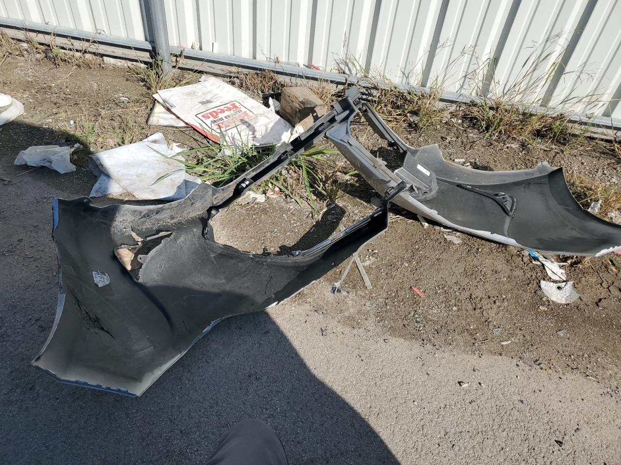 2018 Toyota Corolla L VIN: 5YFBURHE5JP833060 Lot: 85713845