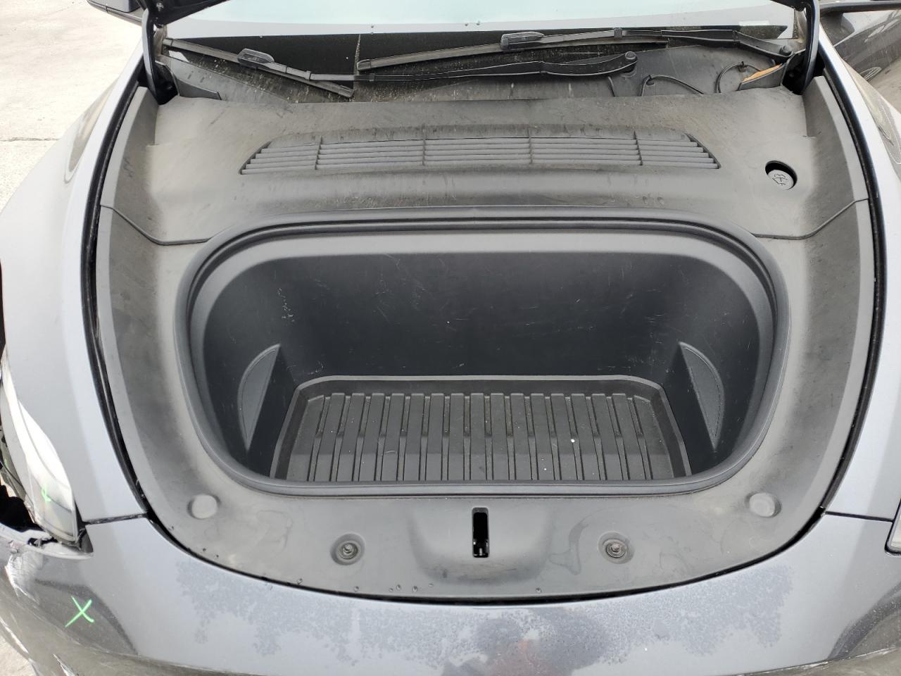 2024 Tesla Model Y VIN: 7SAYGDEF8RF024552 Lot: 84831805