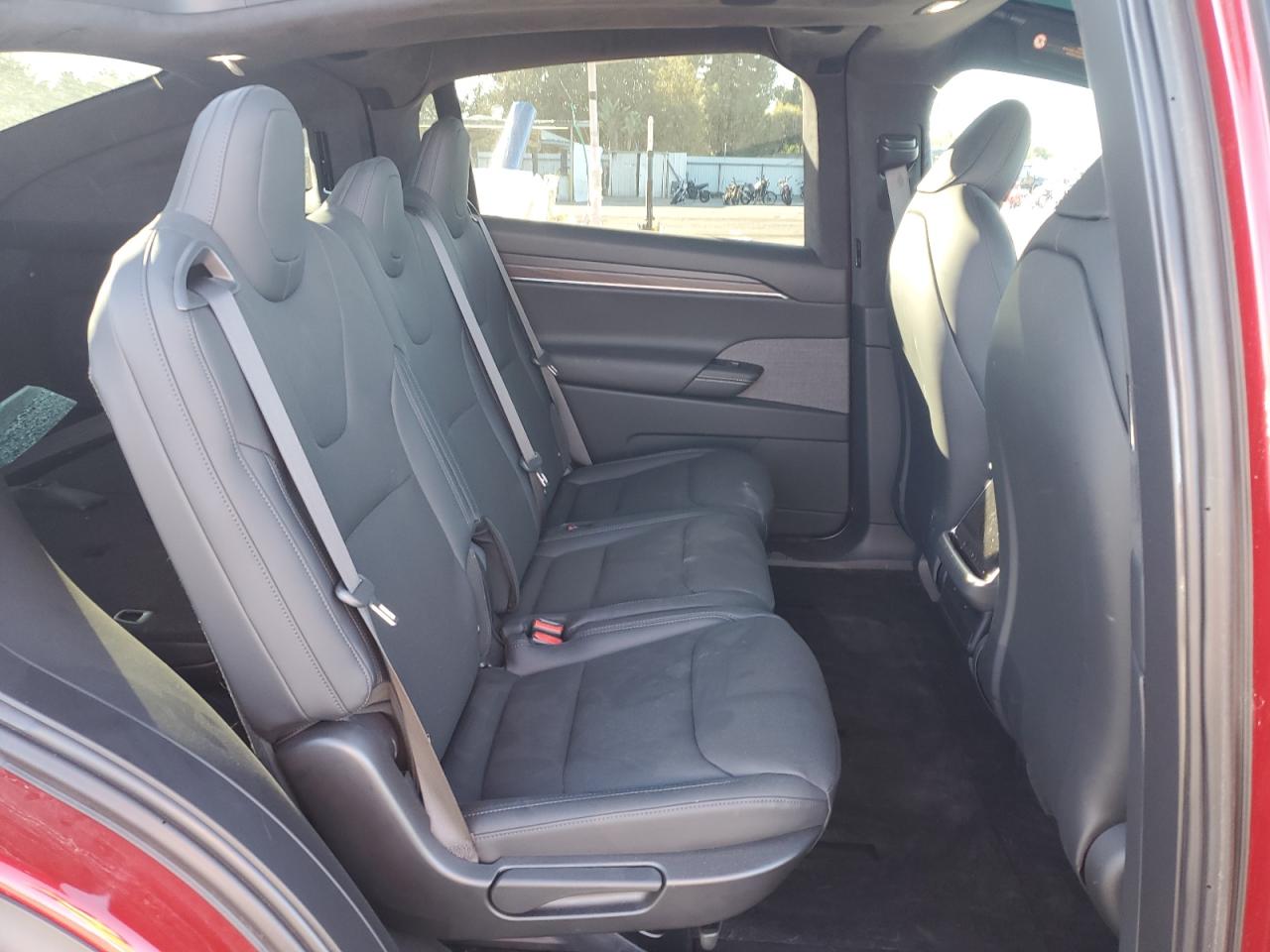 2024 Tesla Model X VIN: 7SAXCAE5XRF459697 Lot: 90097105