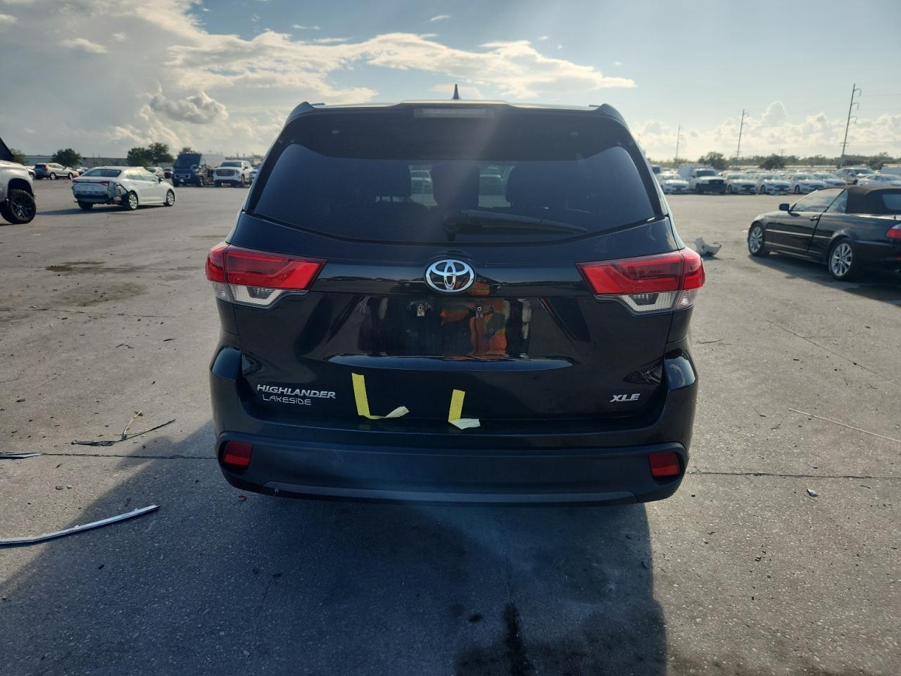 2018 Toyota Highlander Se VIN: 5TDKZRFH6JS541553 Lot: 82268925