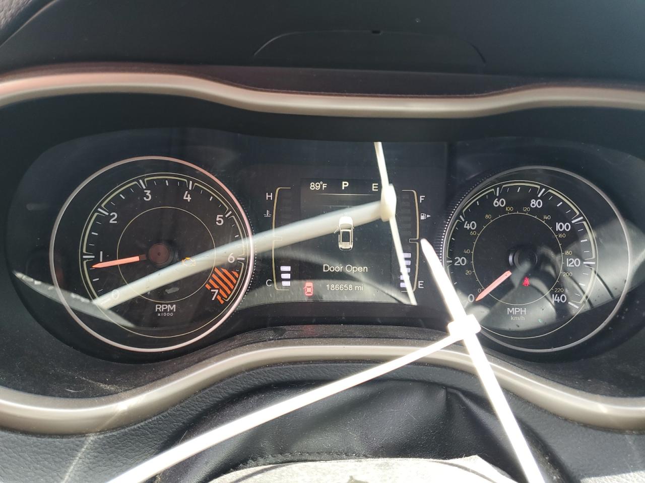 2014 Jeep Cherokee Latitude VIN: 1C4PJLCB0EW157879 Lot: 82197525