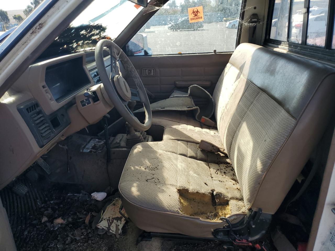 1990 Mazda B2600 Short Body VIN: JM2UF4142L0921693 Lot: 90402055