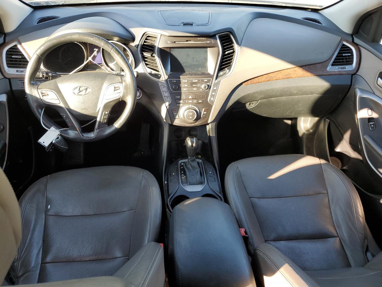 2017 Hyundai Santa Fe Se VIN: KM8SN4HF2HU171049 Lot: 86410295