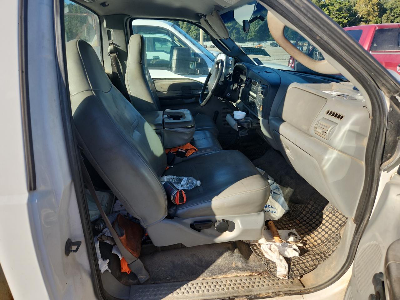 2006 Ford F350 Utility / Service Truck VIN: 1FDSF34566EB92532 Lot: 84445595