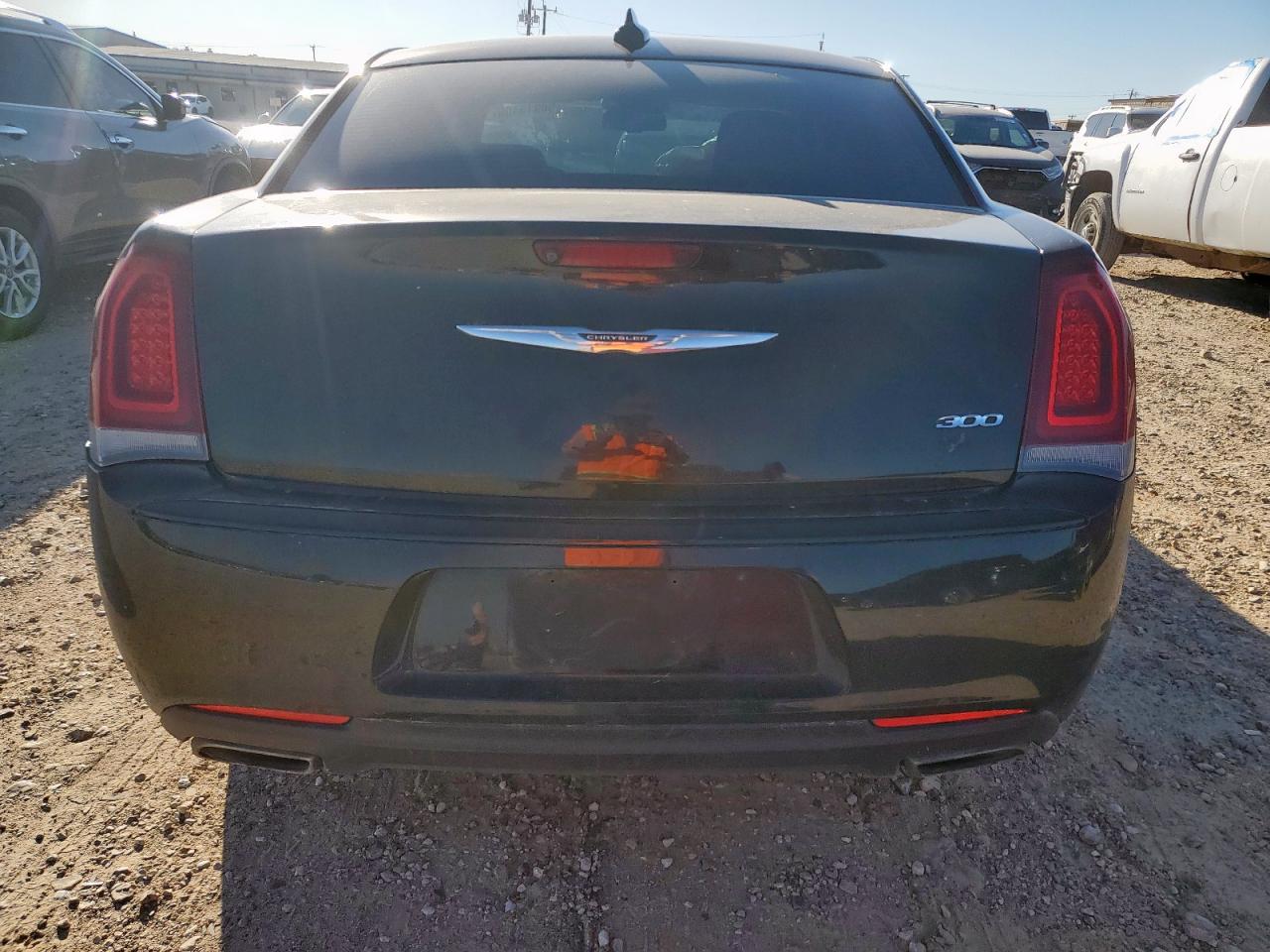 2020 Chrysler 300 Touring VIN: 2C3CCAAG7LH112210 Lot: 90915495