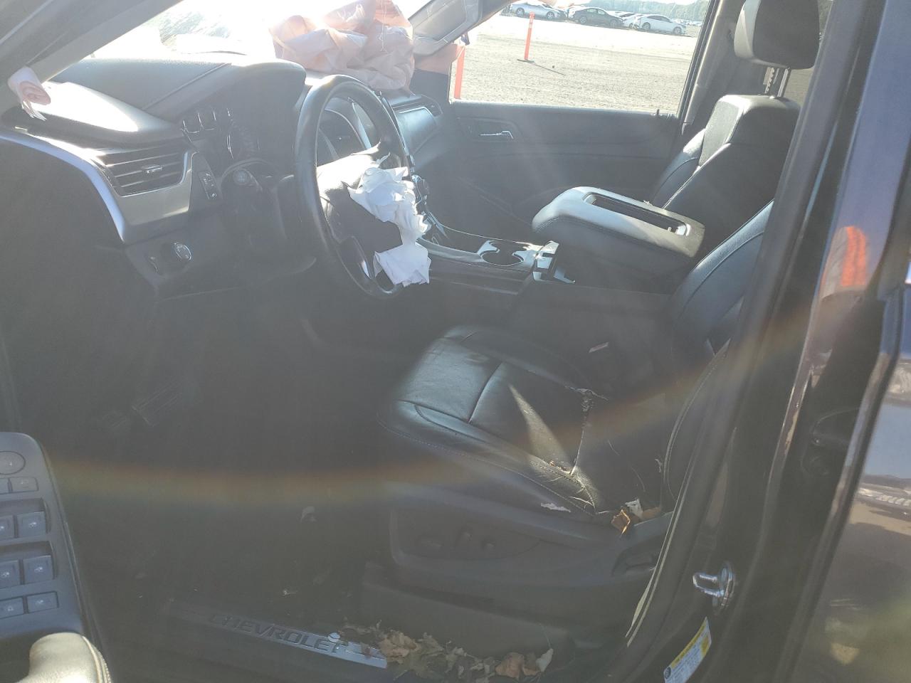 2017 Chevrolet Suburban C1500 Lt VIN: 1GNSCHKC4HR194794 Lot: 85718235