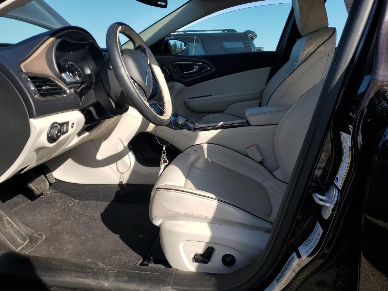 2015 Chrysler 200 C VIN: 1C3CCCCBXFN606649 Lot: 84811825