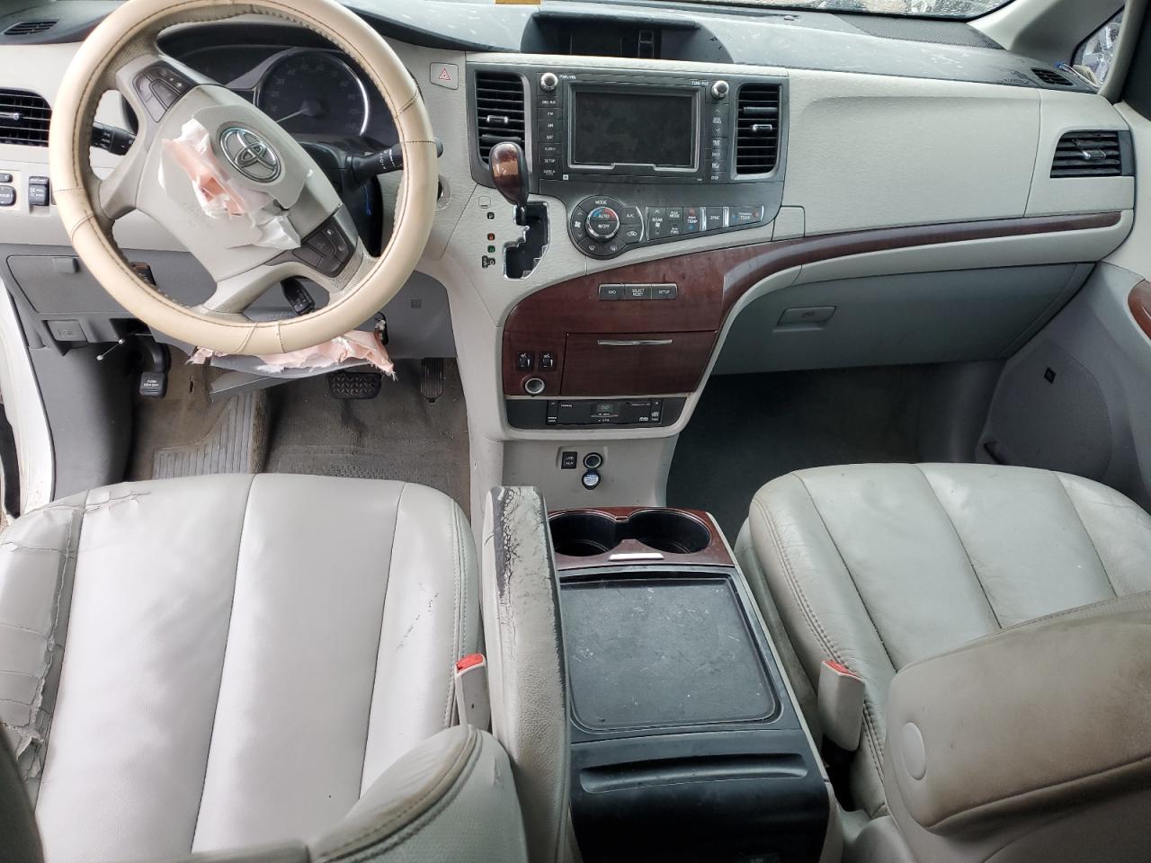 2012 Toyota Sienna Xle VIN: 5TDYK3DC4CS208158 Lot: 82294445