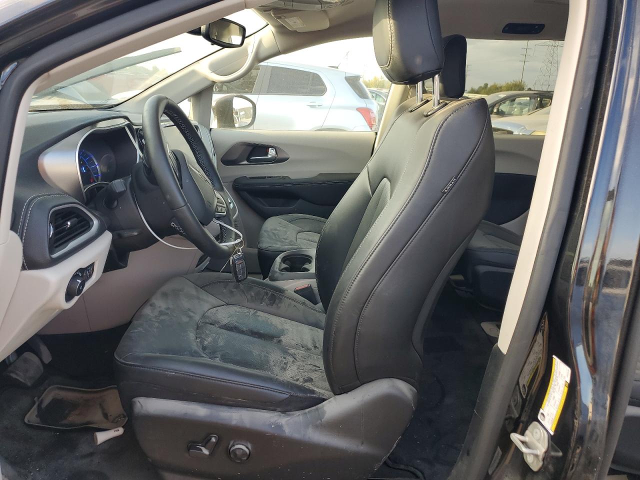 2023 Chrysler Pacifica Hybrid Touring L VIN: 2C4RC1L77PR569280 Lot: 85288055