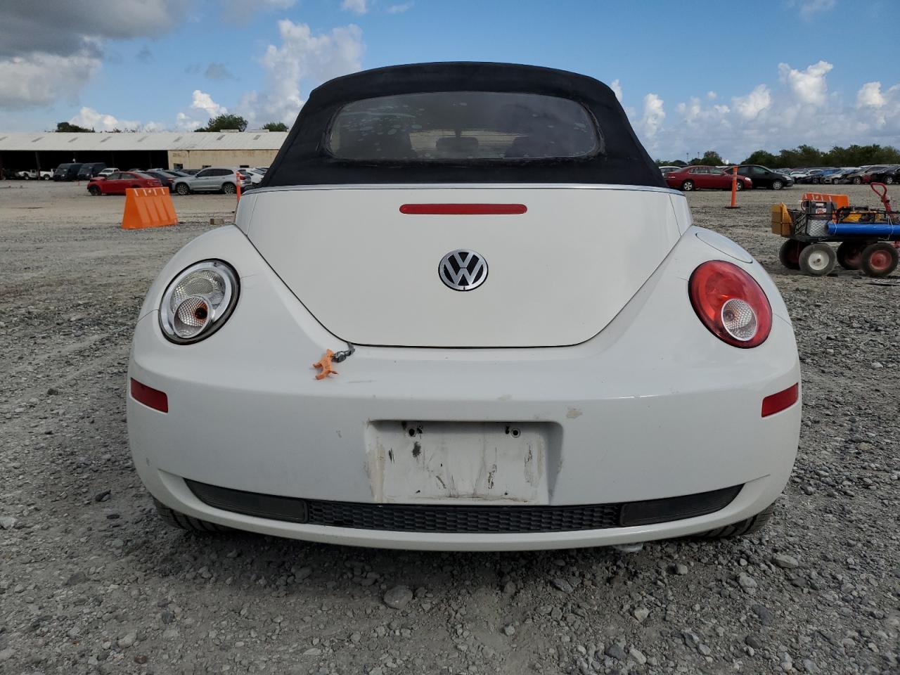 2009 Volkswagen New Beetle S VIN: 3VWRF31Y09M403866 Lot: 90070175