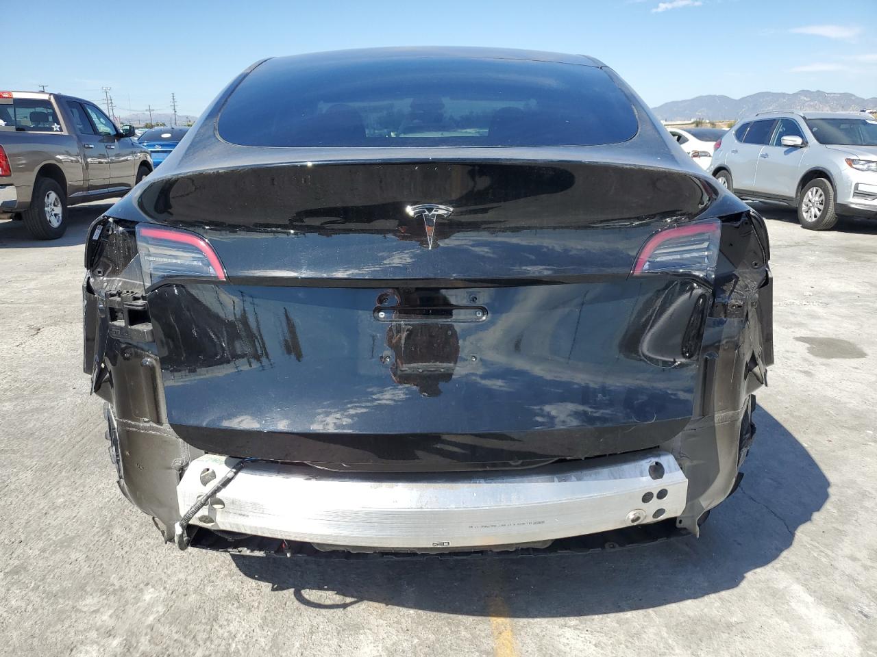 2024 Tesla Model Y VIN: 7SAYGDED3RF182893 Lot: 87241245