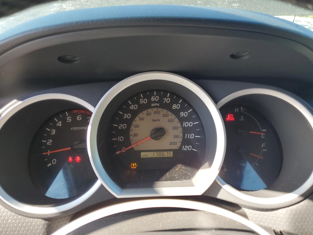 2011 Toyota Tacoma Double Cab VIN: 5TFLU4EN2BX001769 Lot: 84988235