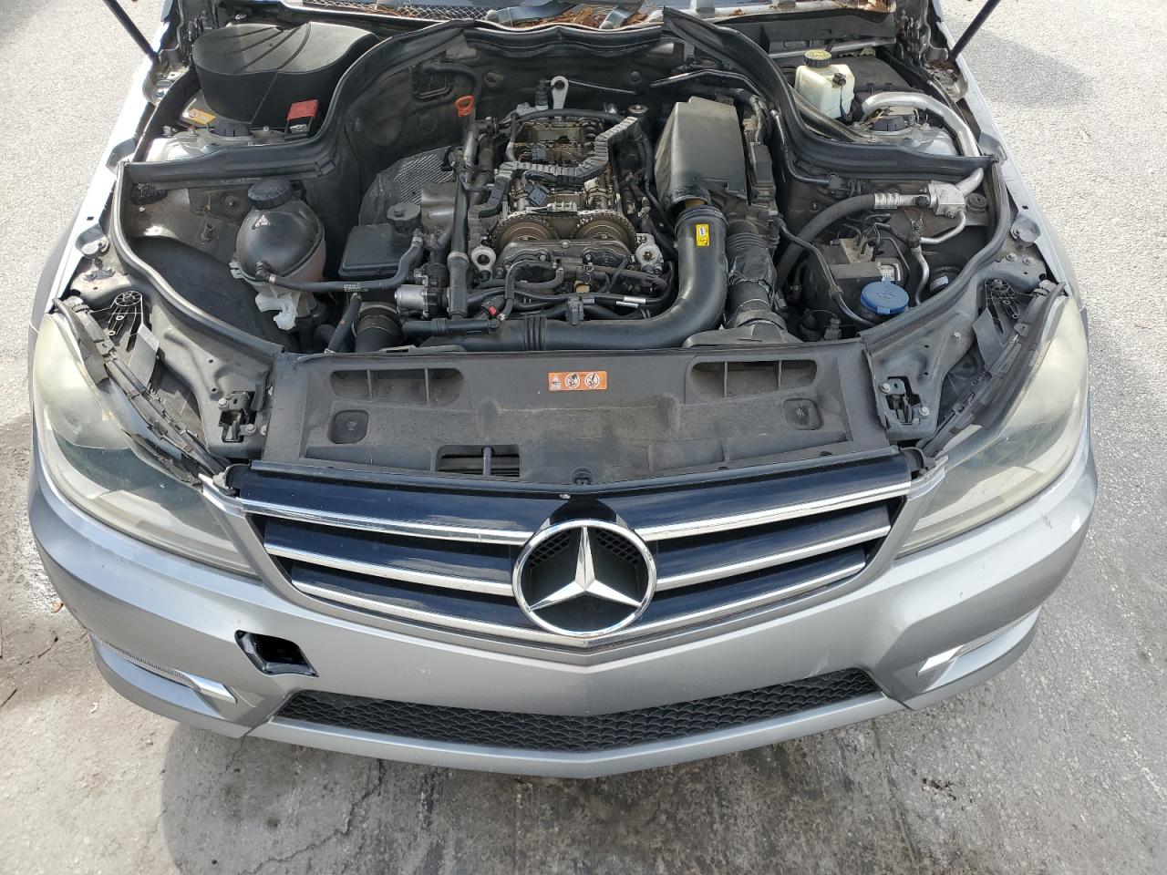 2014 Mercedes-Benz C 250 VIN: WDDGF4HBXEA932708 Lot: 85180895