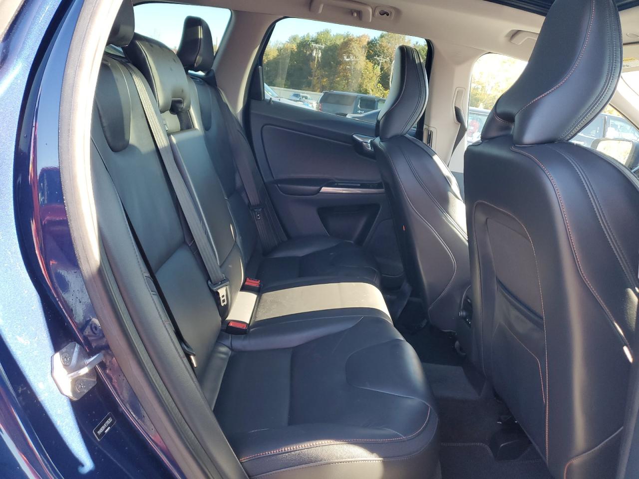 2015 Volvo Xc60 T6 Platinum VIN: YV4902RV1F2705353 Lot: 87038555