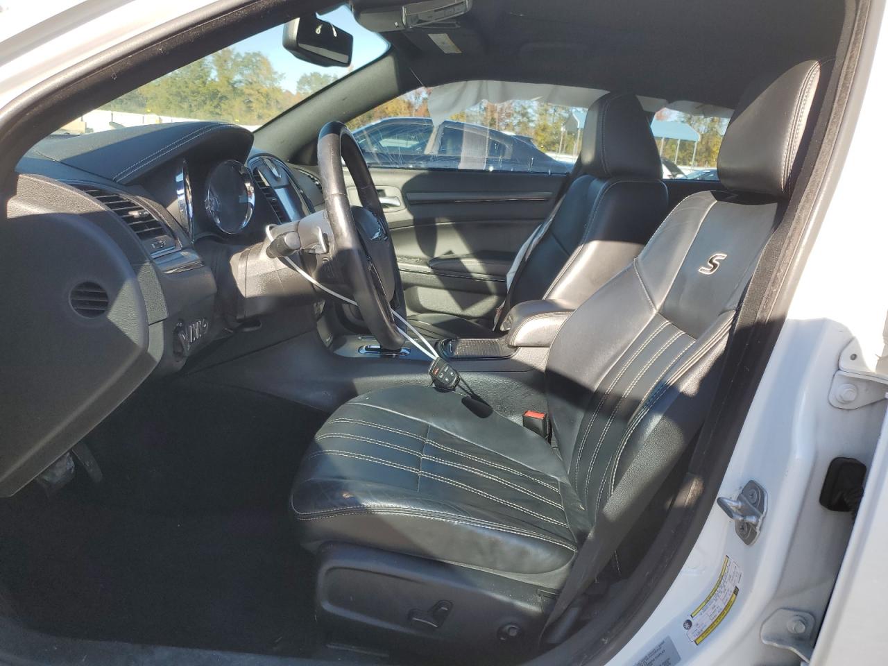 2014 Chrysler 300 S VIN: 2C3CCABG3EH336981 Lot: 90485695