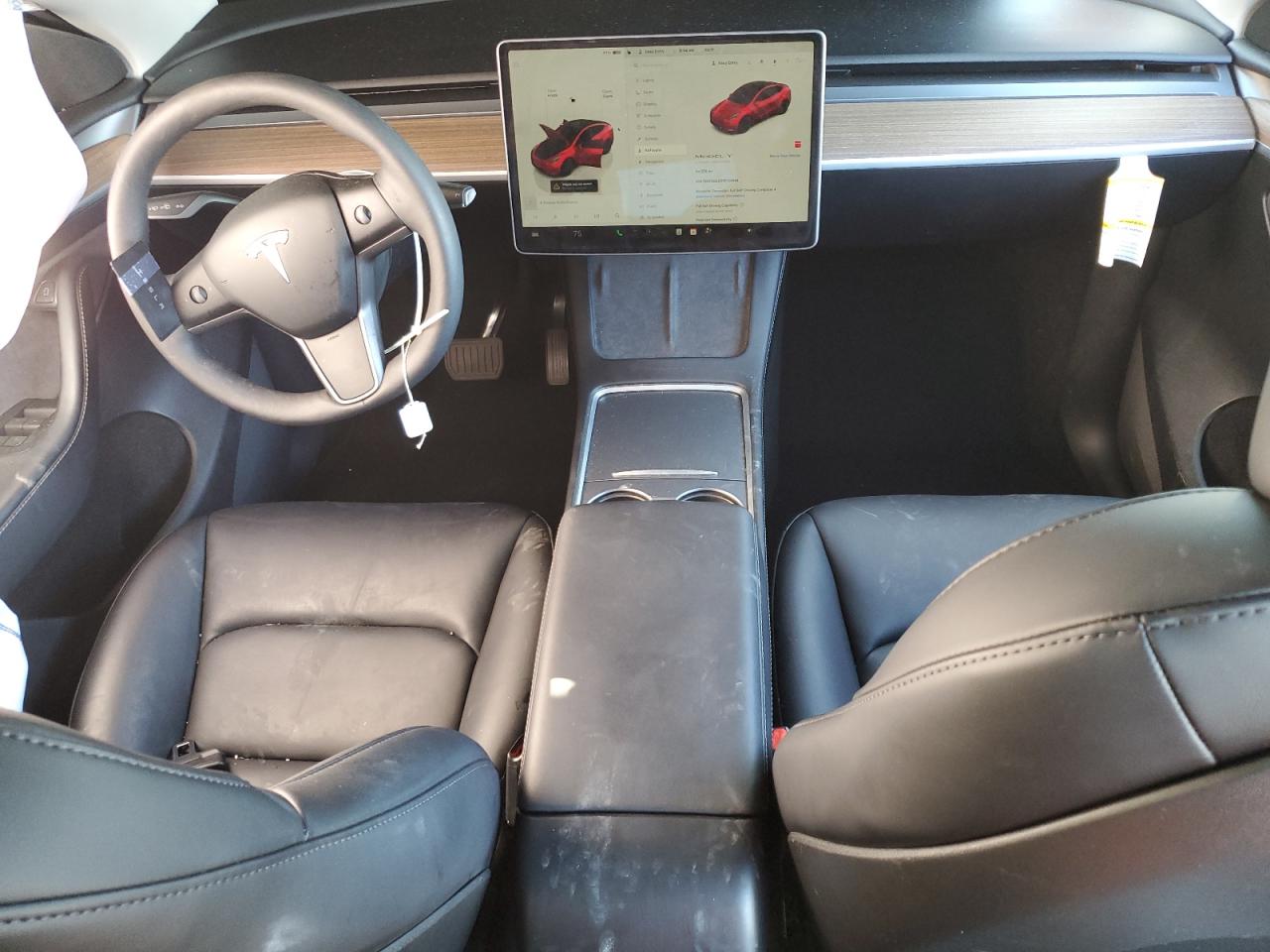 2024 Tesla Model Y VIN: 7SAYGDED8RF129624 Lot: 82252585