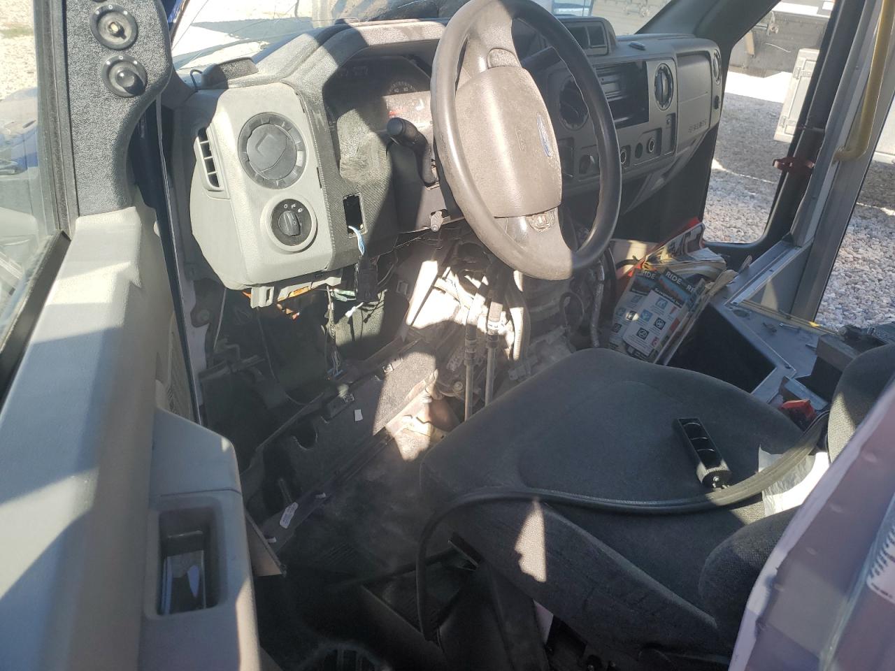 2019 Ford Econoline E350 Super Duty Cutaway Van VIN: 1FDEE3F69KDC14352 Lot: 86532595