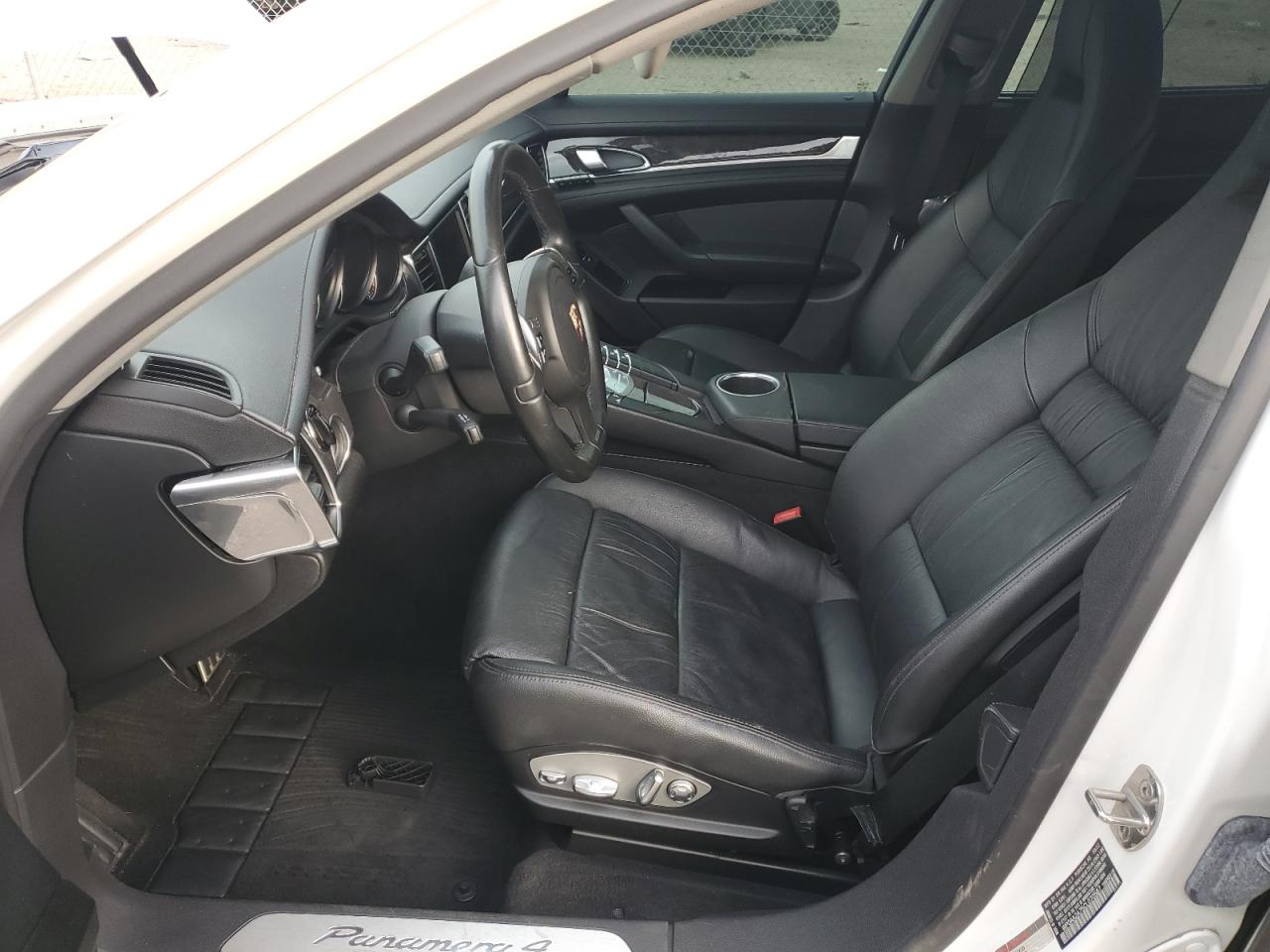 2012 Porsche Panamera 2 VIN: WP0AA2A75CL070587 Lot: 81992145