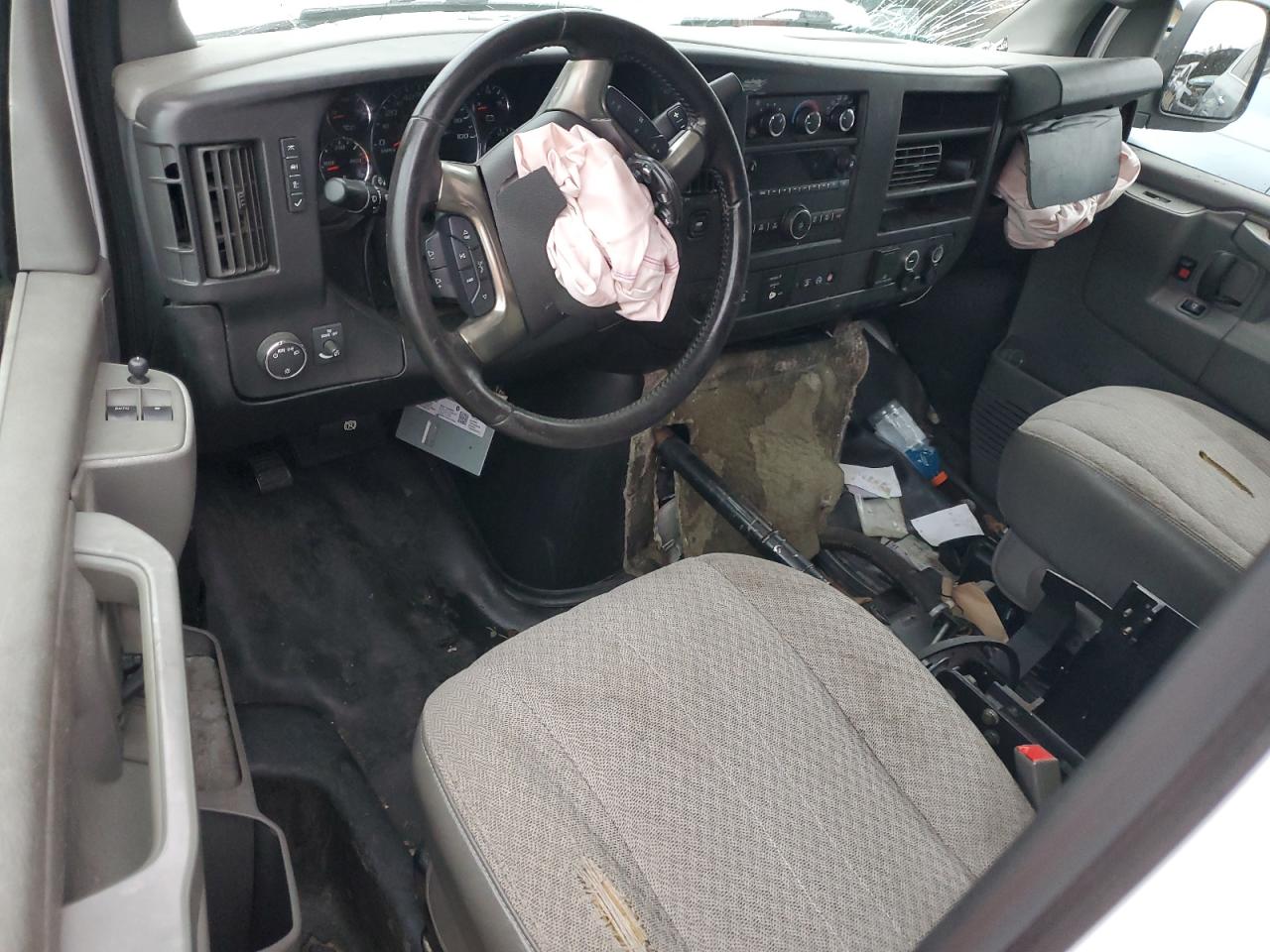 2018 Chevrolet Express G2500 VIN: 1GCWGAFG6J1344850 Lot: 86459815