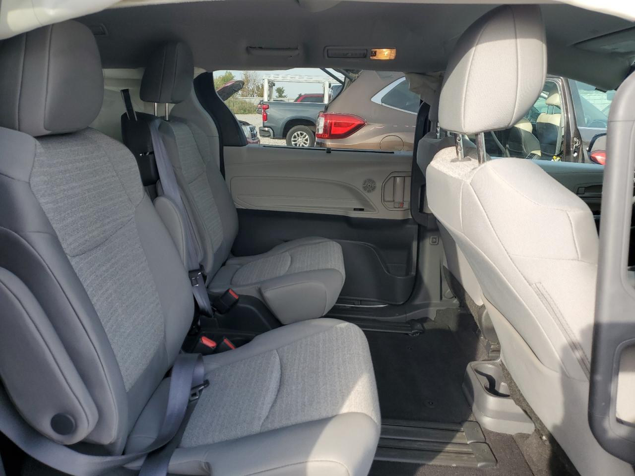 2024 Toyota Sienna Le VIN: 5TDKSKFC8RS127492 Lot: 81930595