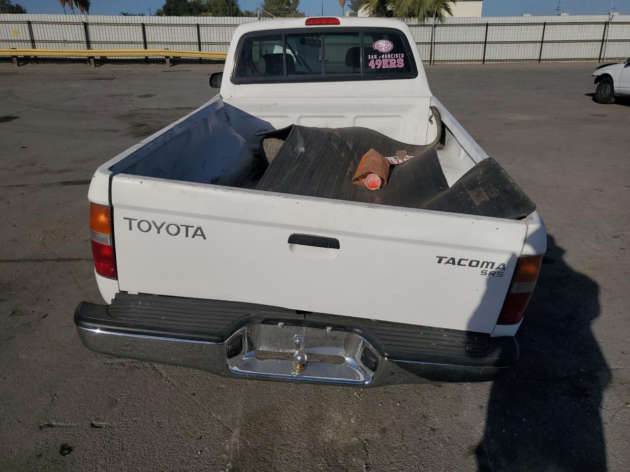 2000 Toyota Tacoma Xtracab VIN: 5TEVL52NXYZ695540 Lot: 82296255