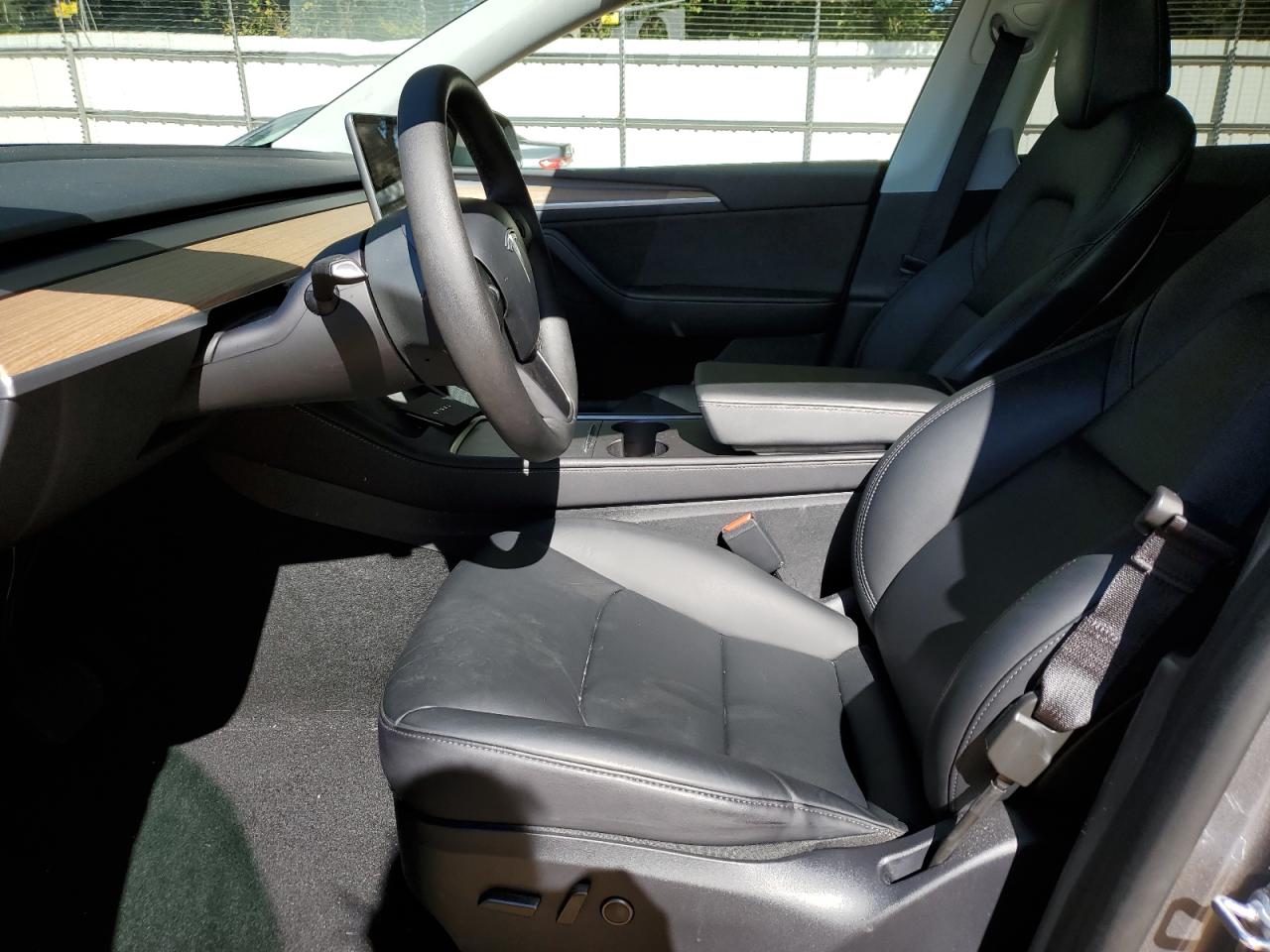 2024 Tesla Model Y VIN: 7SAYGDEDXRA334052 Lot: 82443385