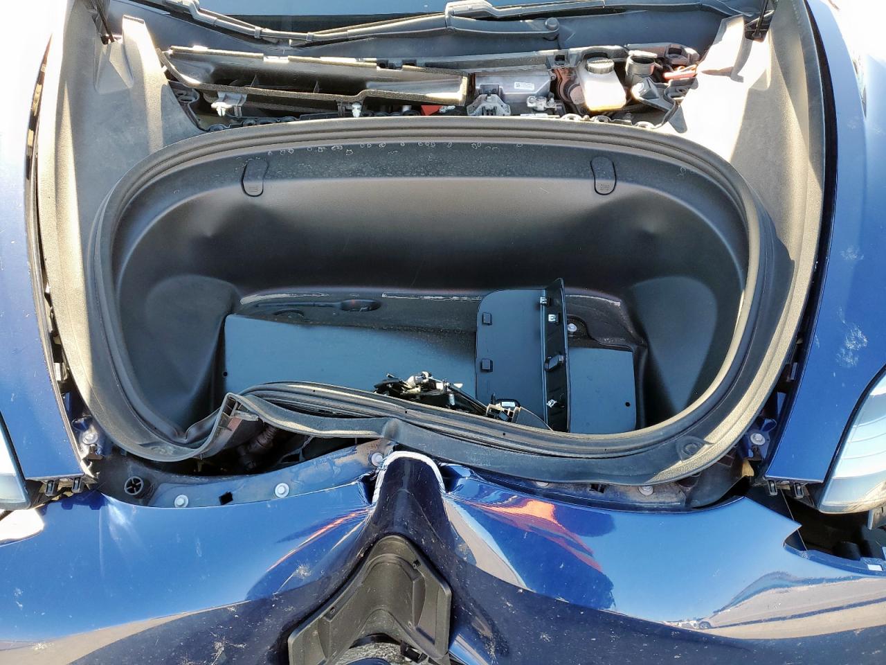 2018 Tesla Model 3 VIN: 5YJ3E1EAXJF034990 Lot: 90368615