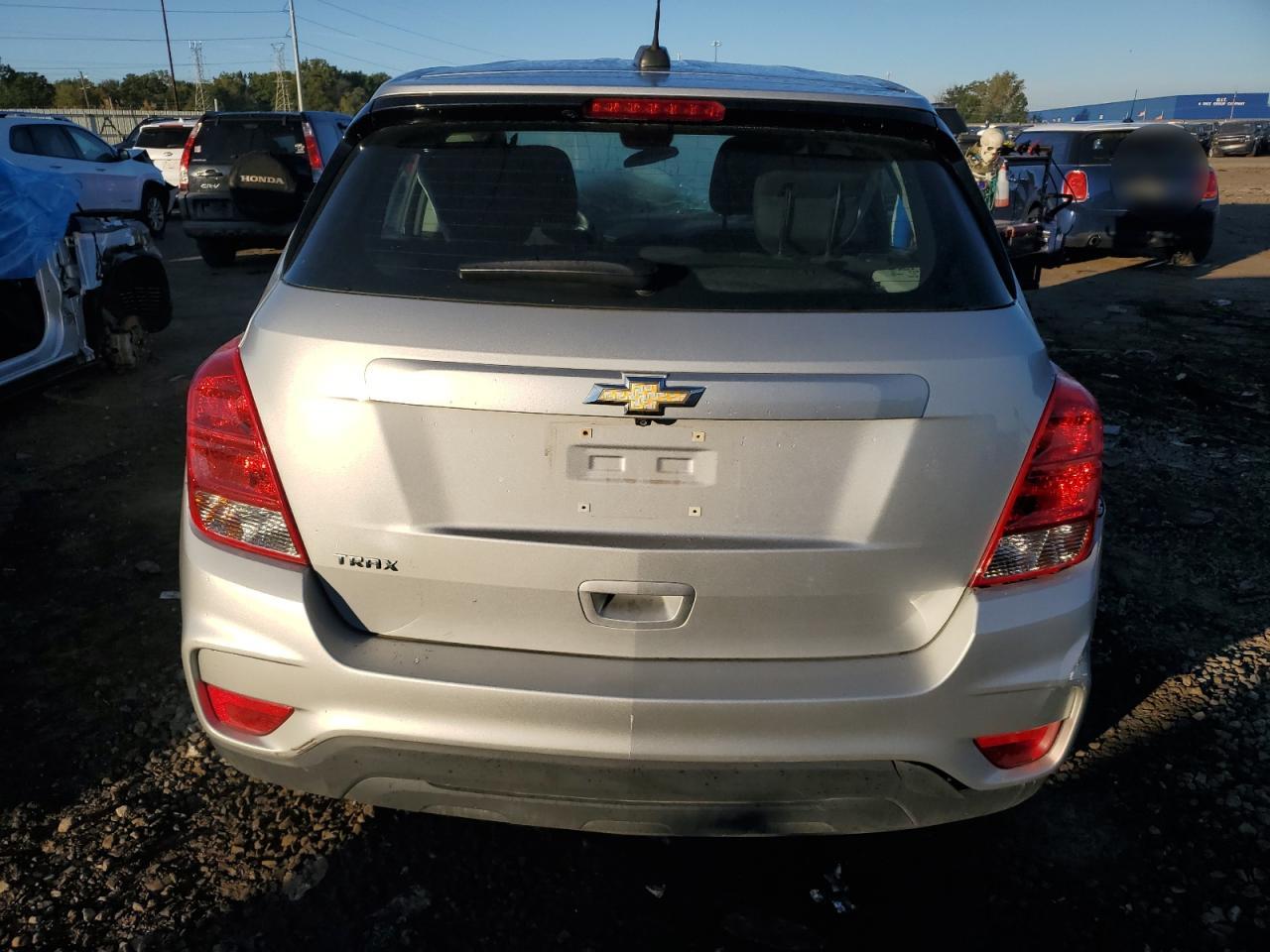 2018 Chevrolet Trax Ls VIN: 3GNCJKSB3JL351906 Lot: 84379735