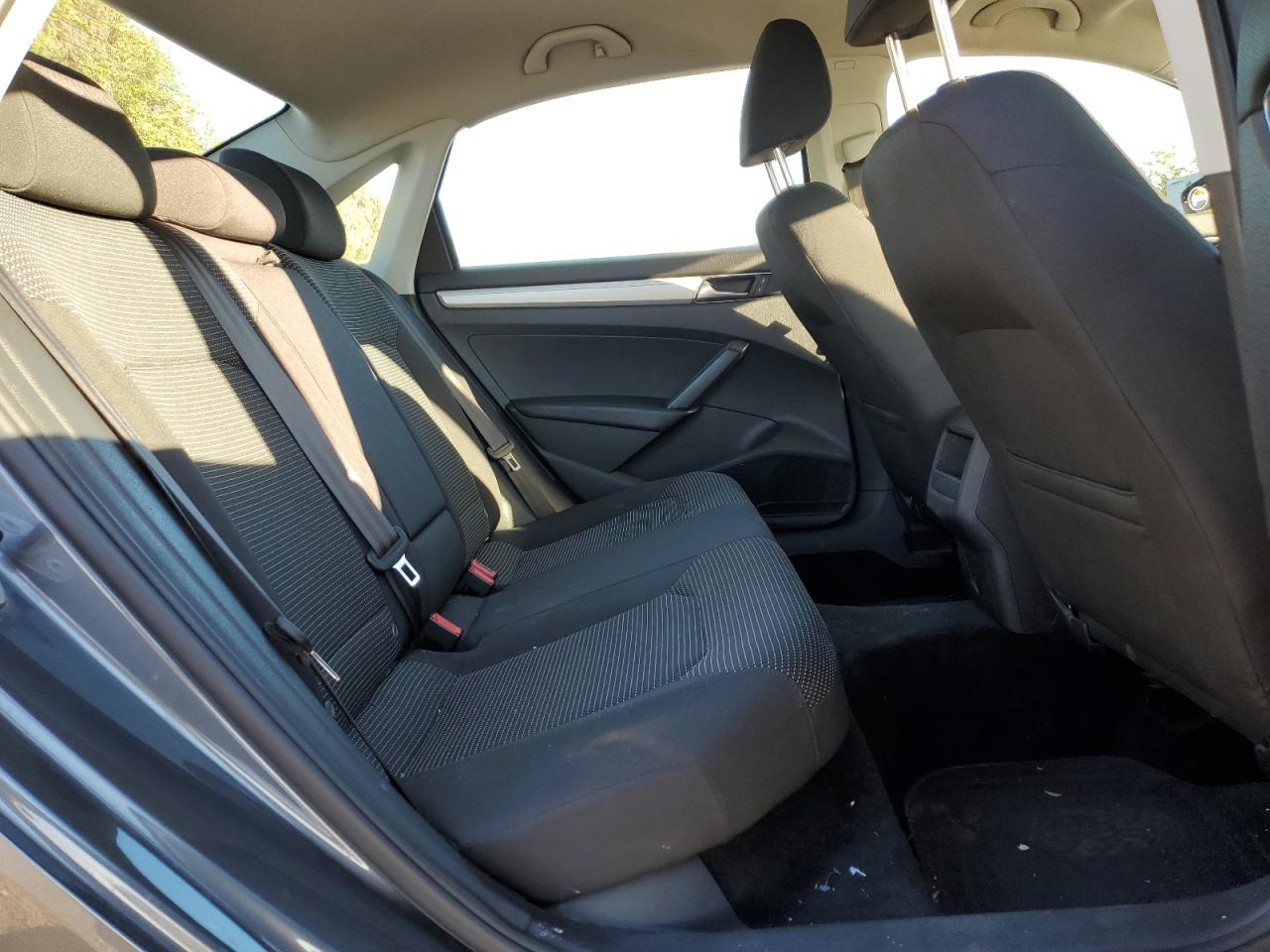 2017 Volkswagen Passat S VIN: 1VWAT7A33HC069236 Lot: 84621655