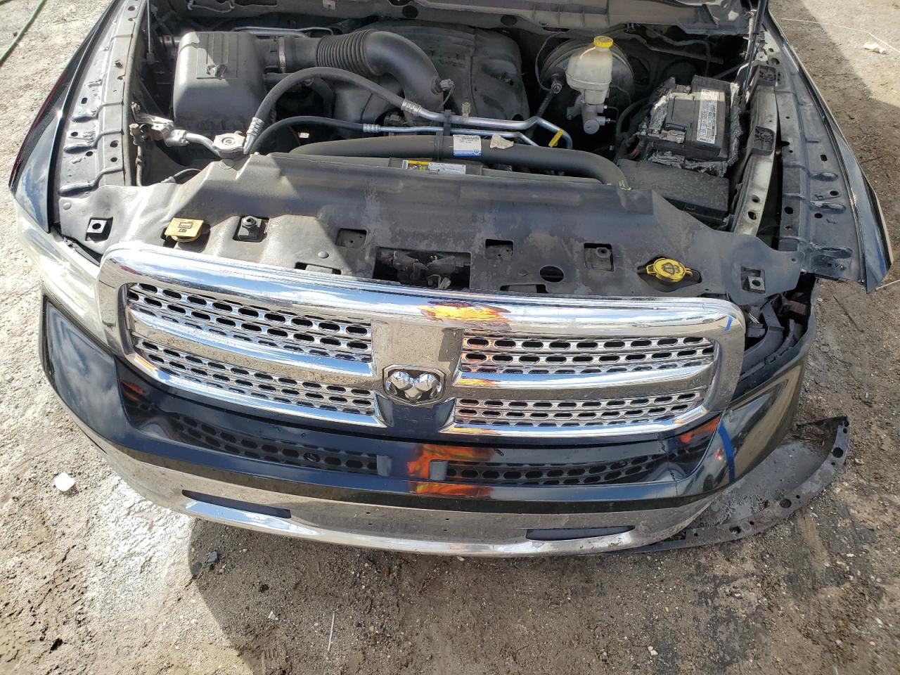 2015 Ram 1500 Laramie VIN: 1C6RR6VT2FS565180 Lot: 85850395