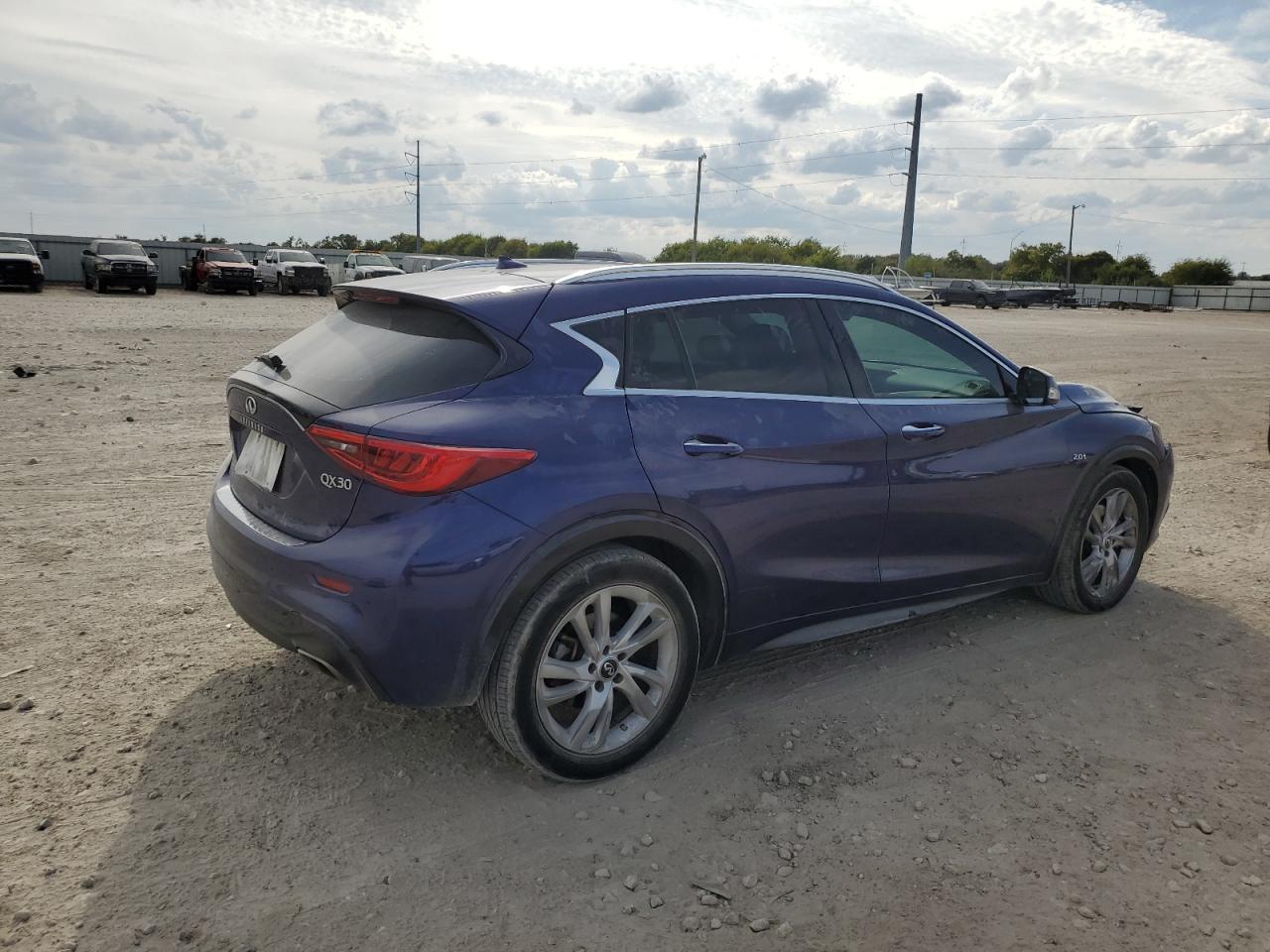 QX30 QX30