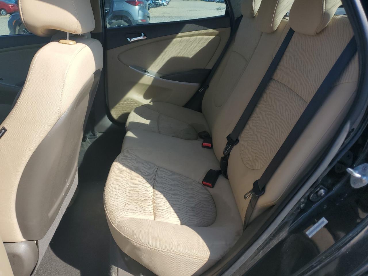 2013 Hyundai Accent Gls VIN: KMHCU4AE8DU380640 Lot: 86071005