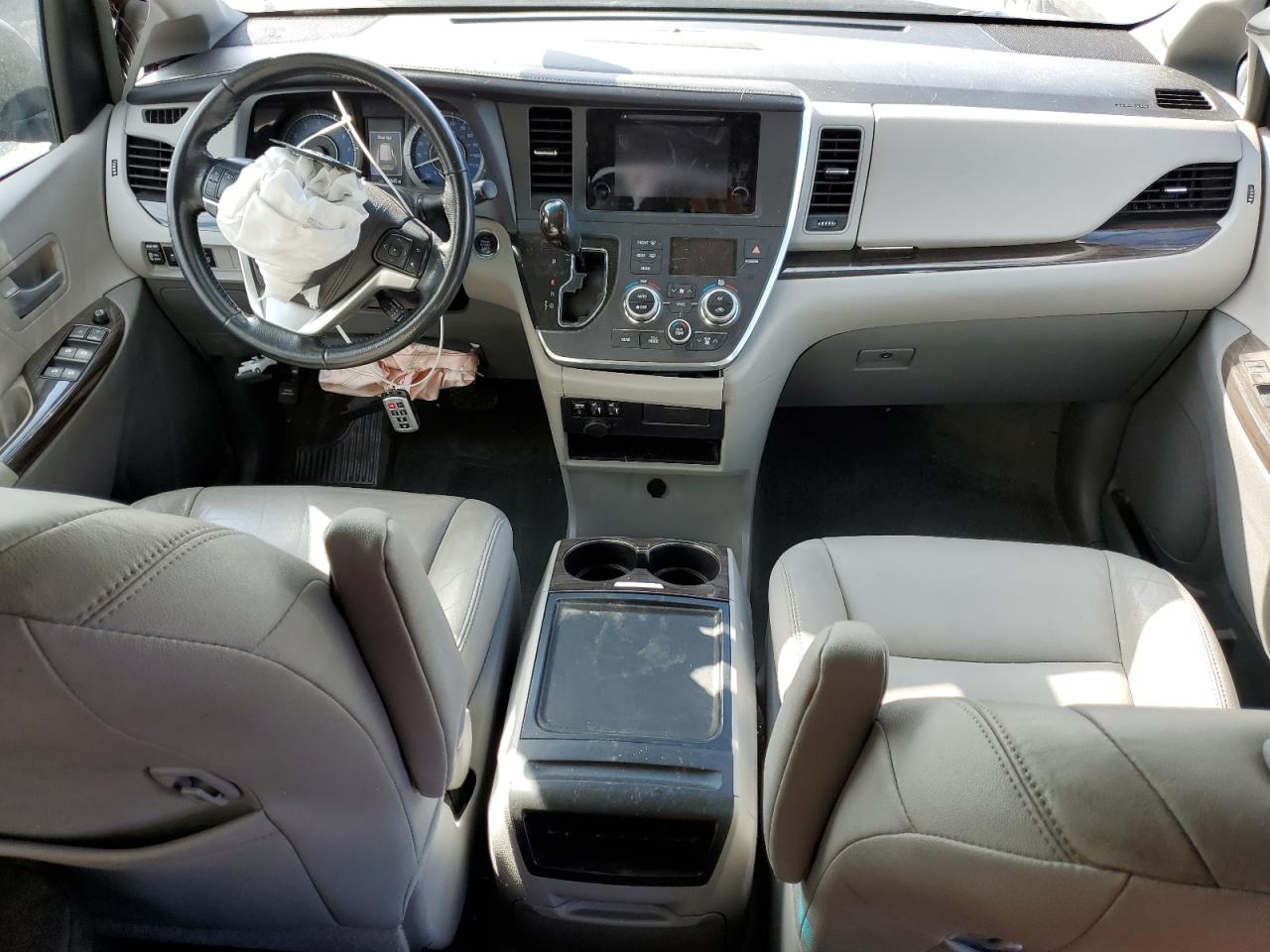 2016 Toyota Sienna Xle VIN: 5TDYK3DC5GS710425 Lot: 84276595