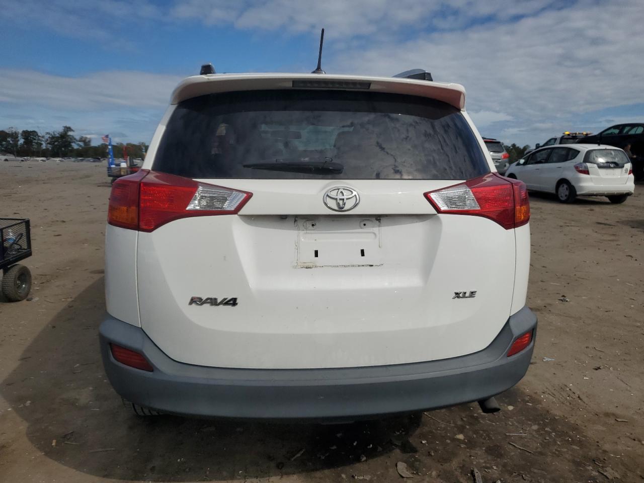 2015 Toyota Rav4 Xle VIN: 2T3WFREV2FW135440 Lot: 85684075