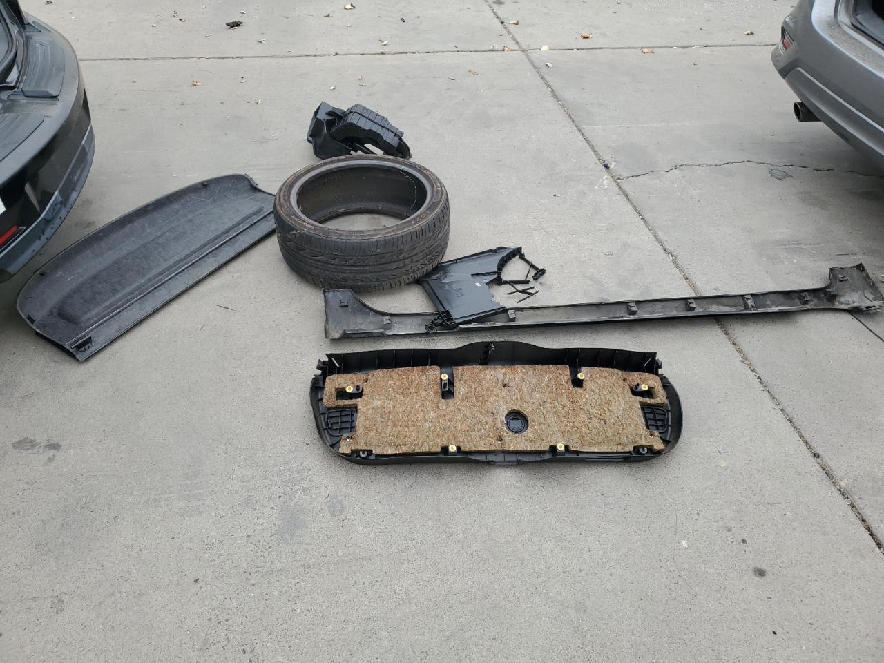 2004 Mazda 3 Hatchback VIN: JM1BK343541211042 Lot: 81929005