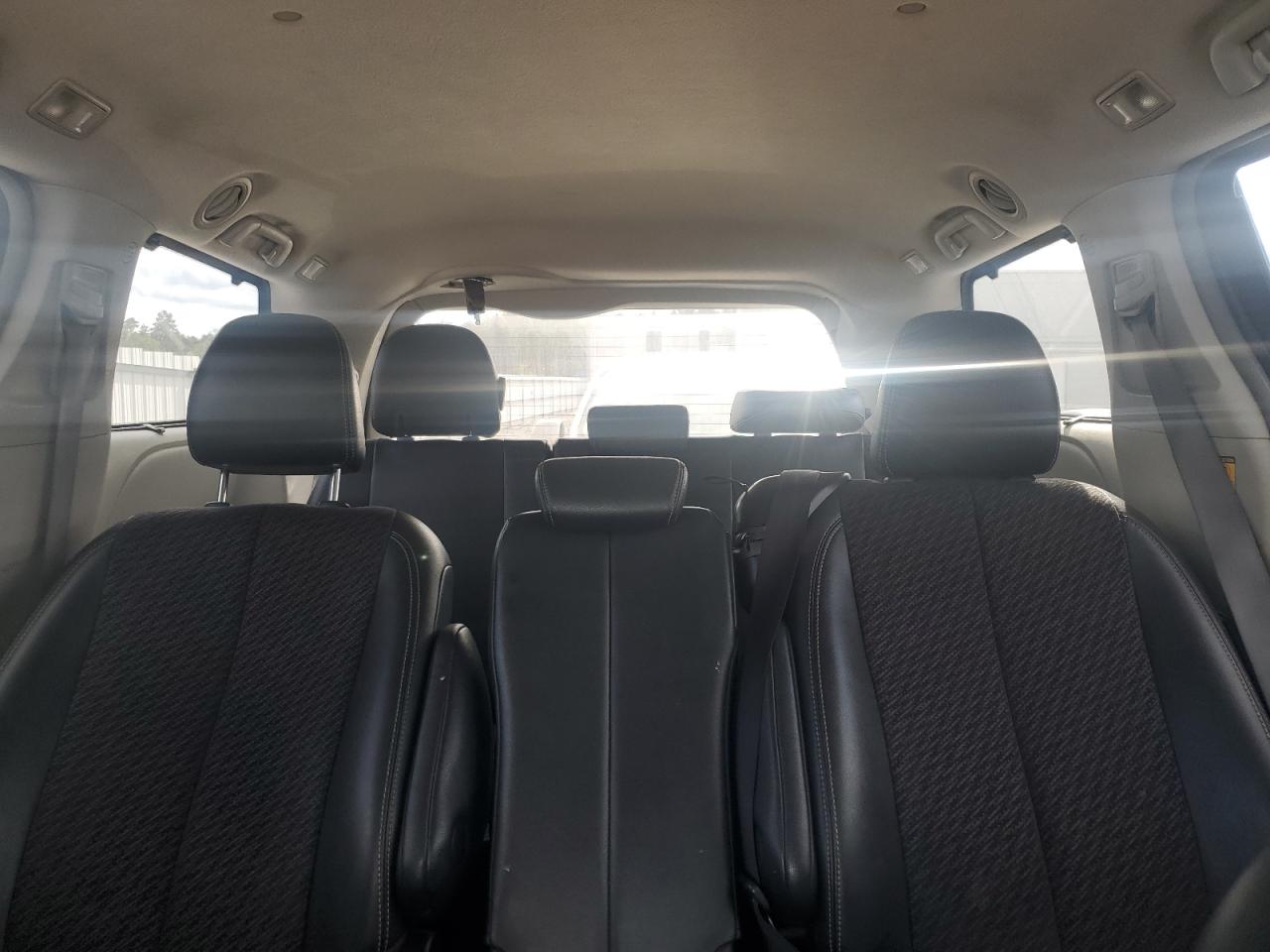 2011 Toyota Sienna Sport VIN: 5TDXK3DC2BS046394 Lot: 85347375