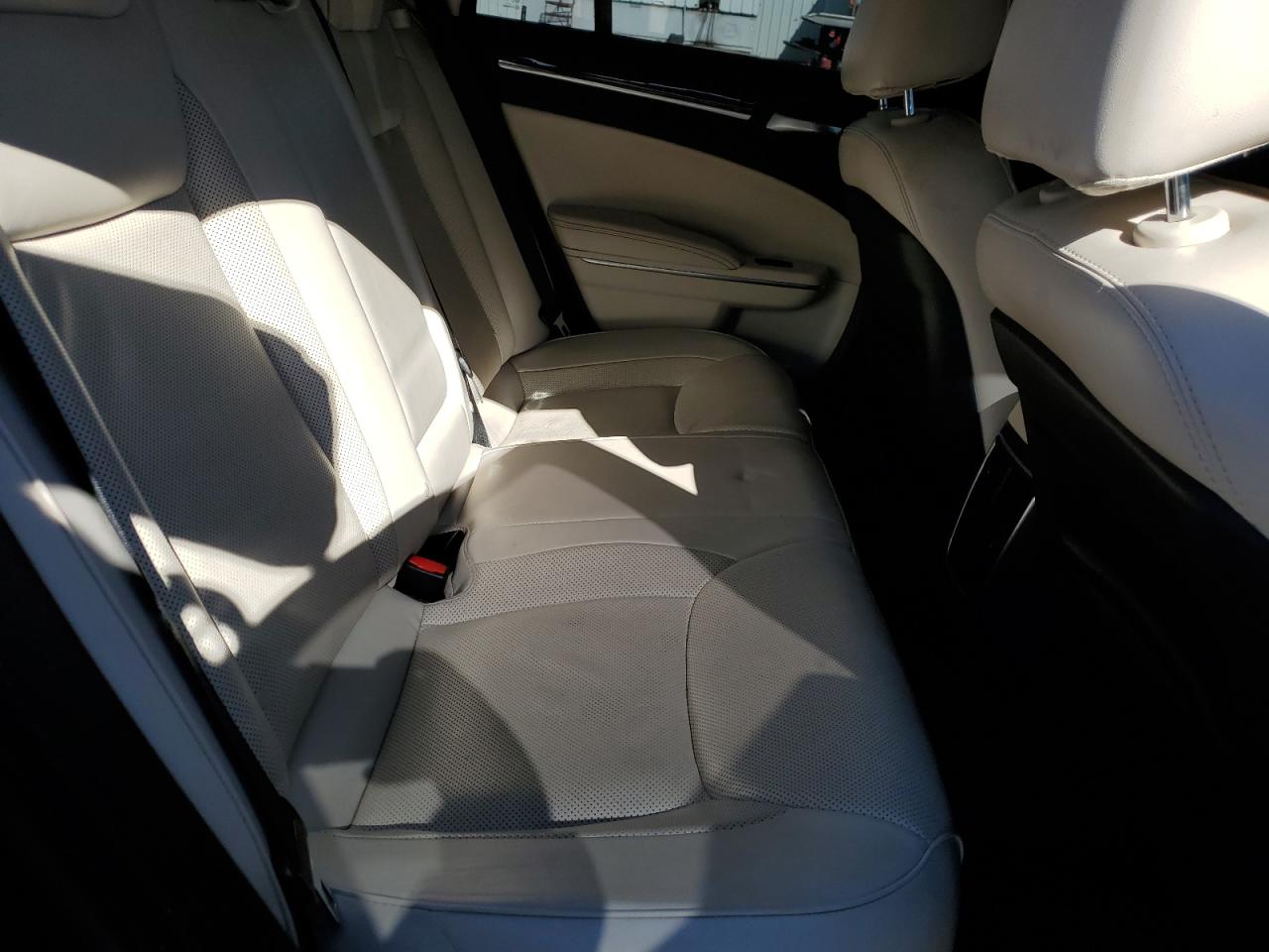 2018 Chrysler 300 Limited VIN: 2C3CCAKG7JH160253 Lot: 82302975