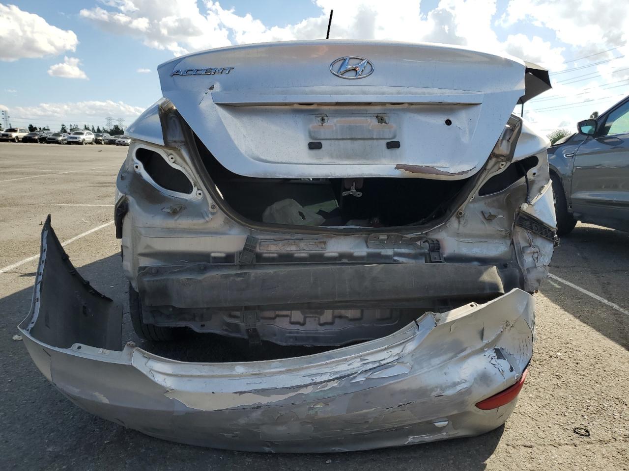 2015 Hyundai Accent Gls VIN: KMHCT4AE4FU825753 Lot: 81994705